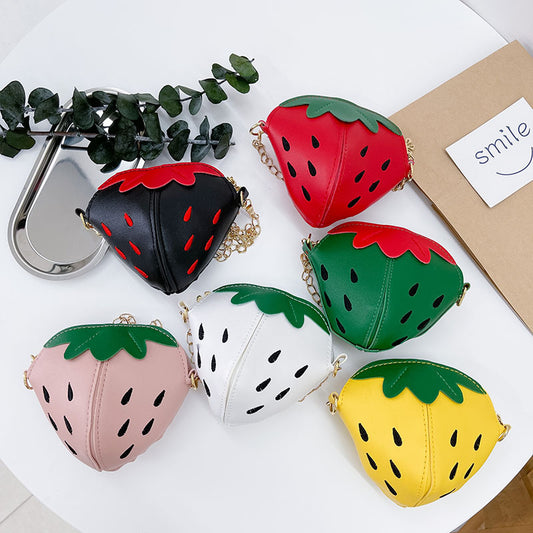 Manufacturers wholesale children's bag 2021 spring new Korean version of the embroidered line cute strawberry shoulder diagonal bag splicing chain